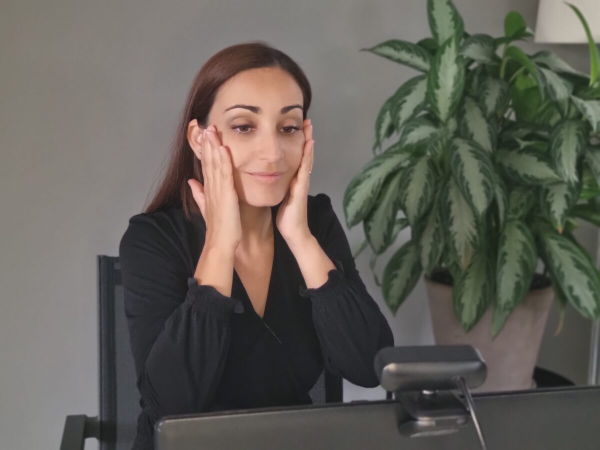 Qué es una entrenadora facial Qué es una entrenadora facial